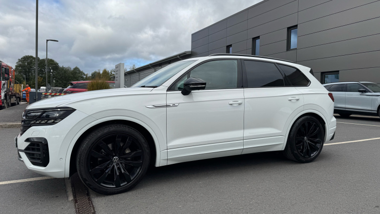 Volkswagen Touareg 3.0 V6 TDI 4Motion Black Edition 5dr Tip Auto Diesel Estate